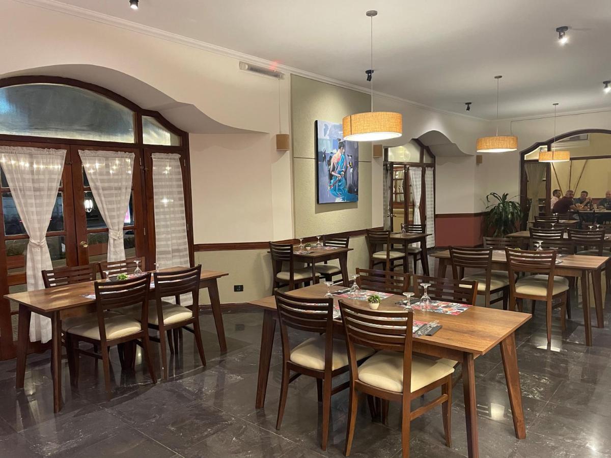 Hotel Santa Catalina Río Cuarto Eksteriør bilde